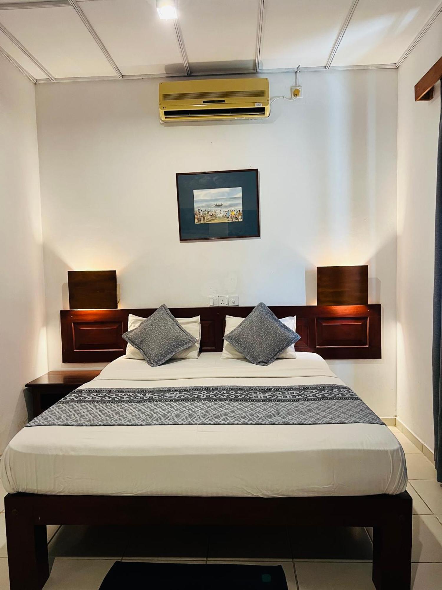 Hotel Sunflower Kataragama Extérieur photo