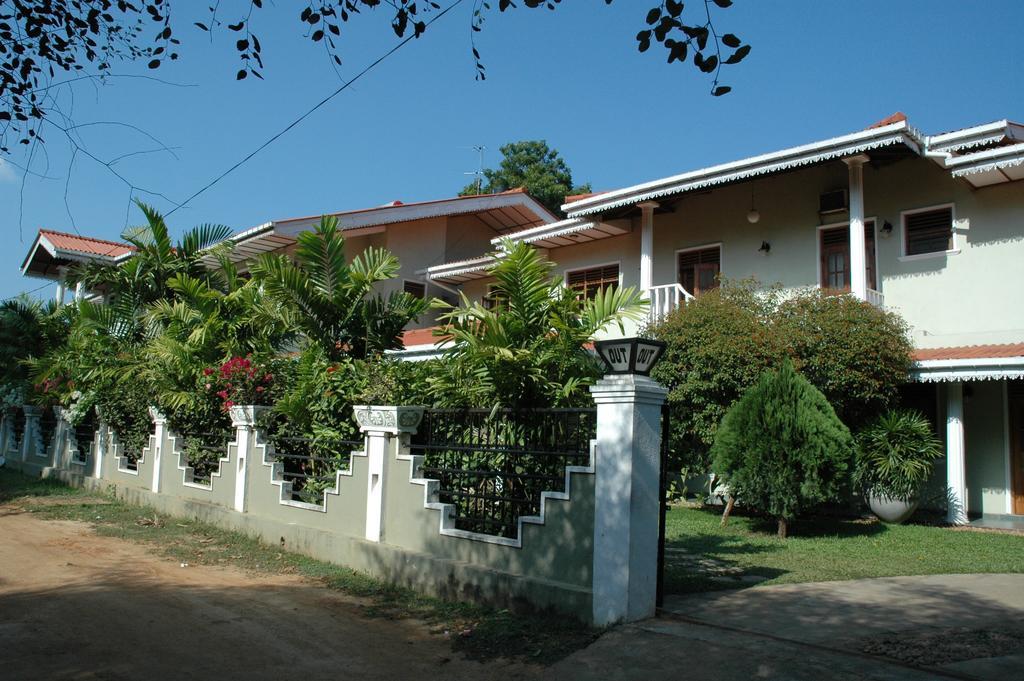 Hotel Sunflower Kataragama Chambre photo