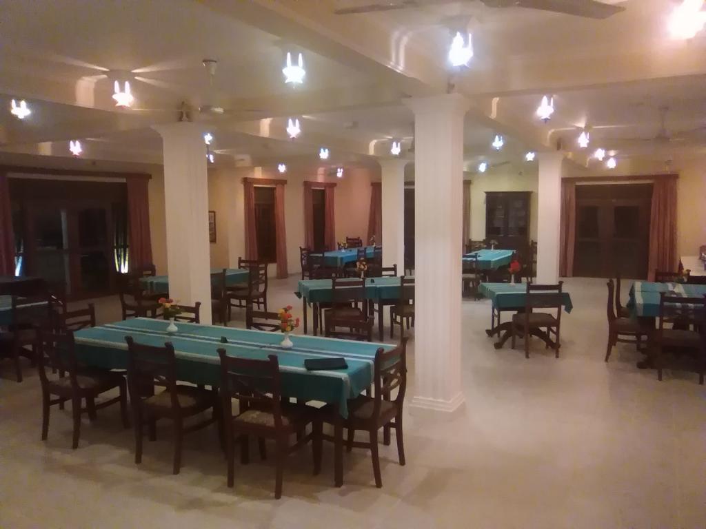 Hotel Sunflower Kataragama Extérieur photo