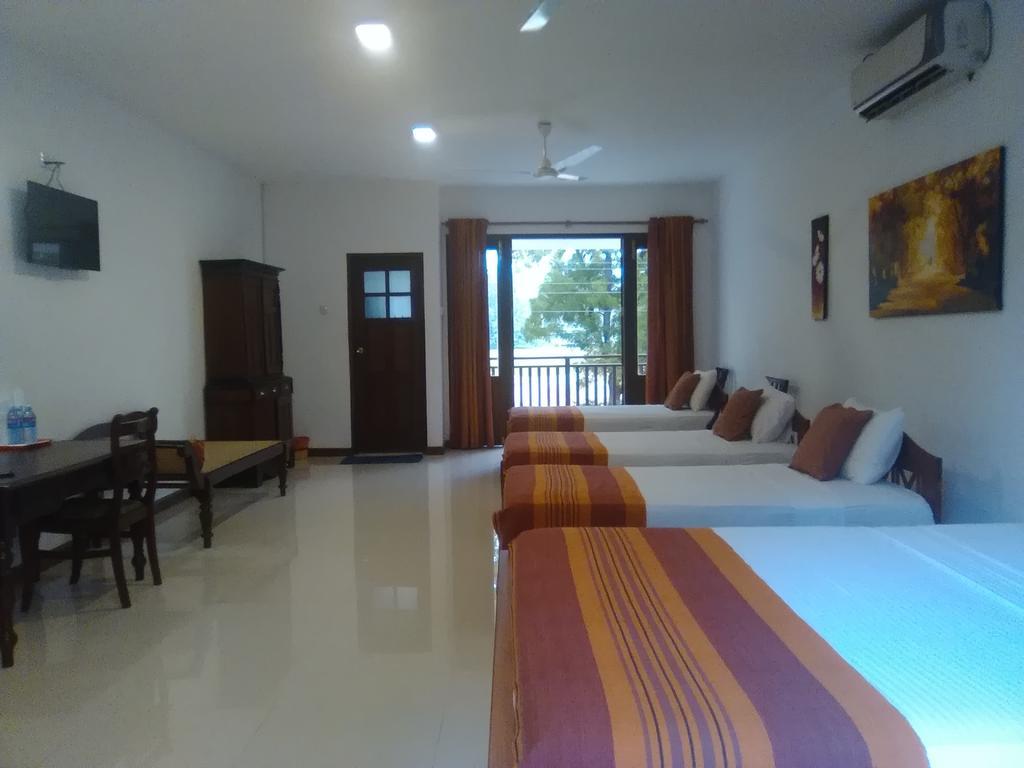 Hotel Sunflower Kataragama Extérieur photo