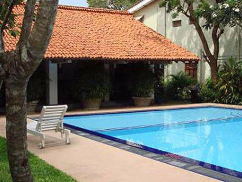Hotel Sunflower Kataragama Extérieur photo