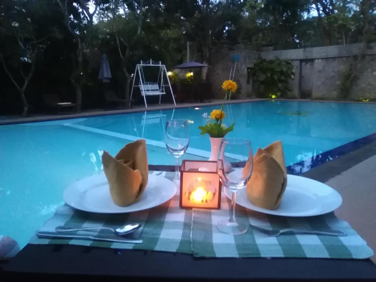 Hotel Sunflower Kataragama Extérieur photo