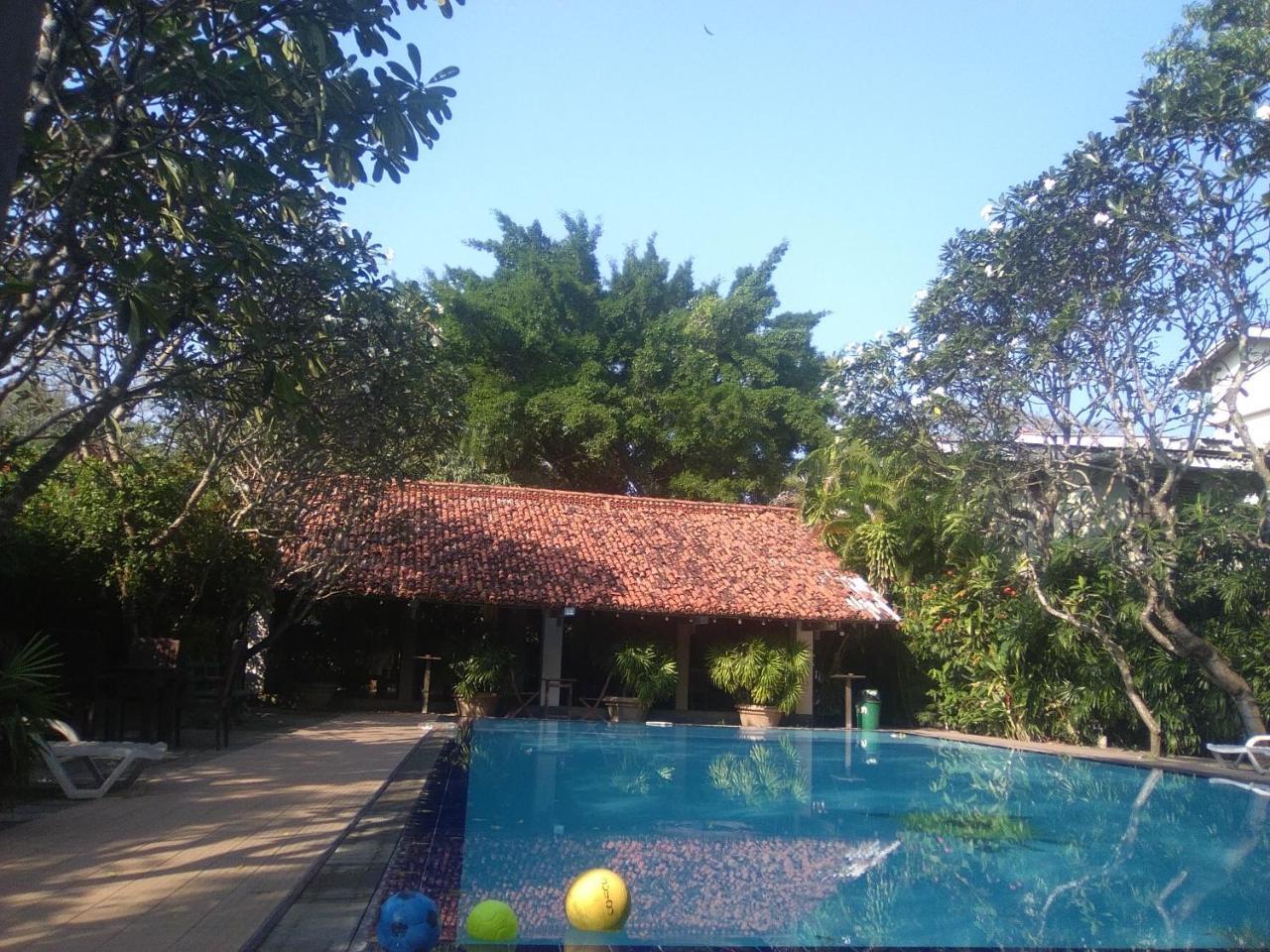 Hotel Sunflower Kataragama Extérieur photo