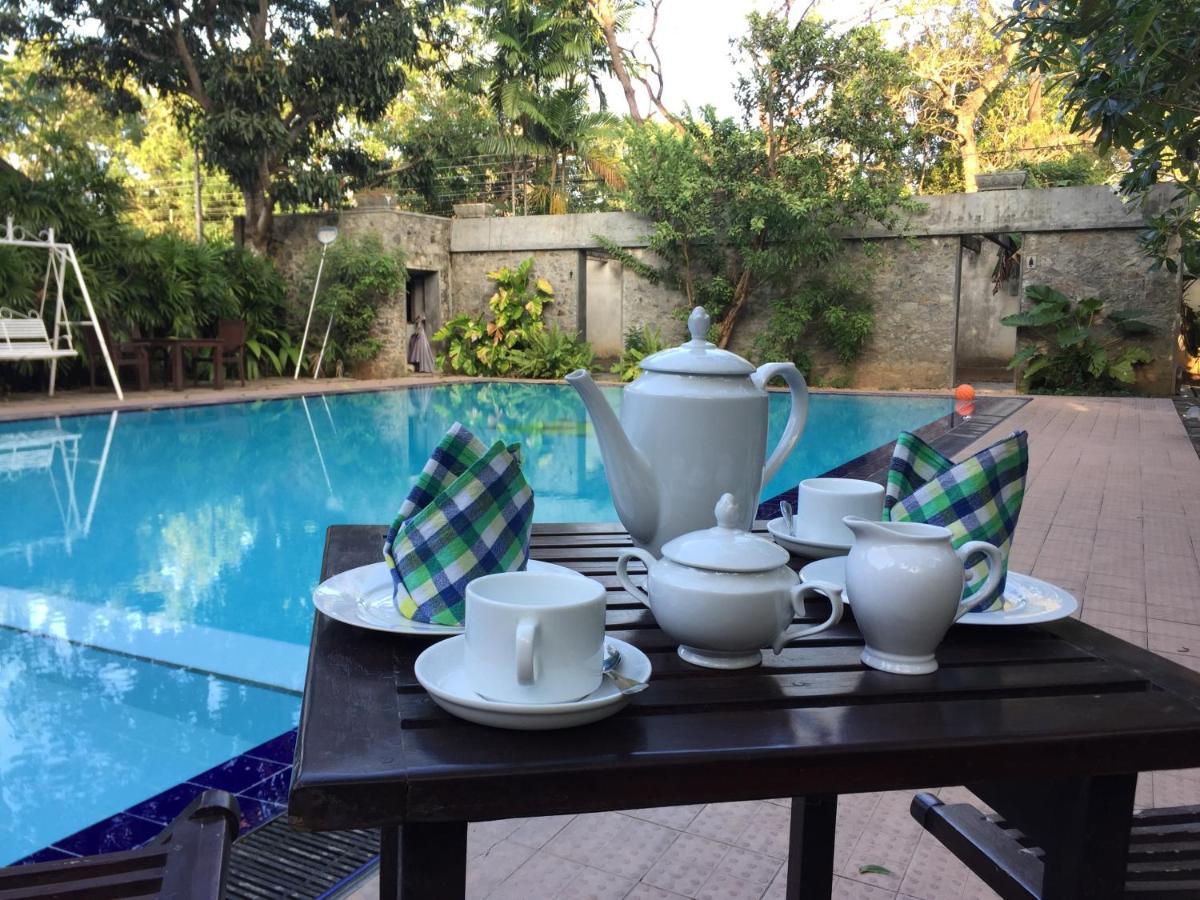 Hotel Sunflower Kataragama Extérieur photo
